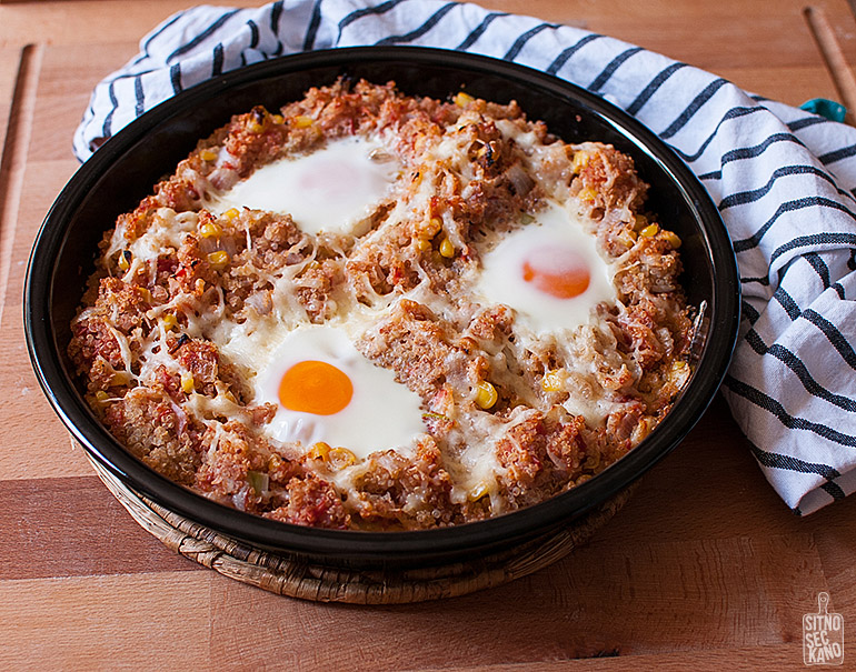 Spicy eggs and quinoa bake | Sitno seckano