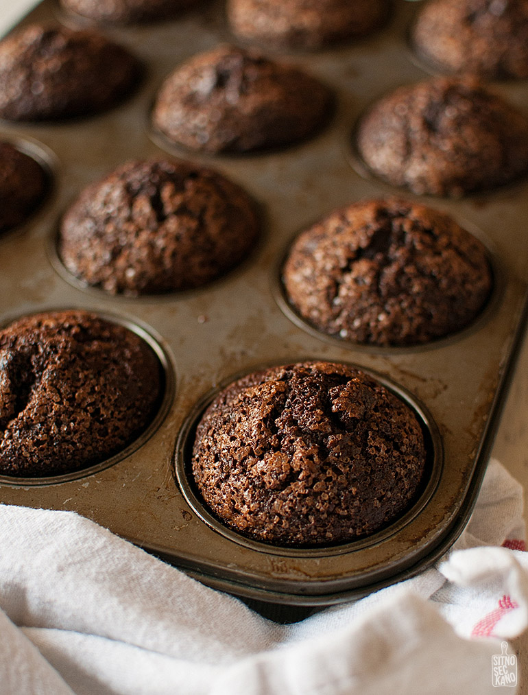 Moist chocolate banana muffins | Sitno seckano